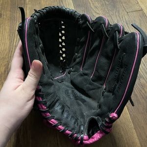 Wilson’s women’s baseball/softball glove